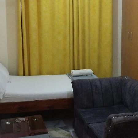 Divine Studio Panzió Mombasa Kültér fotó