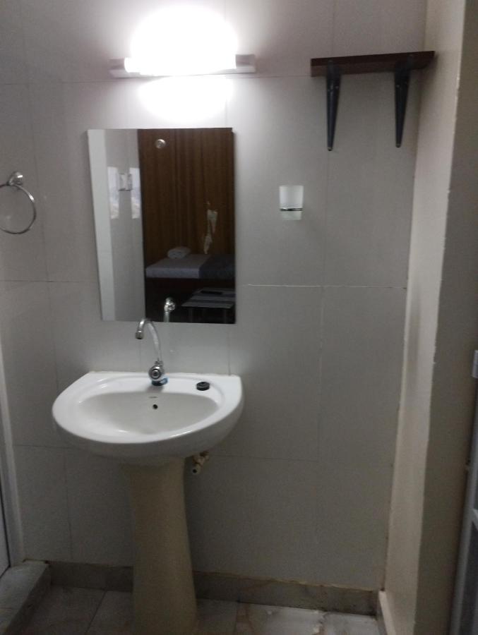 Divine Studio Panzió Mombasa Kültér fotó